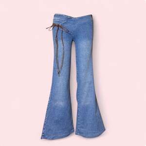 Coachella rare Y2K Low Rise Embroidered Flare Jeans with Faux Leather Tie Belt